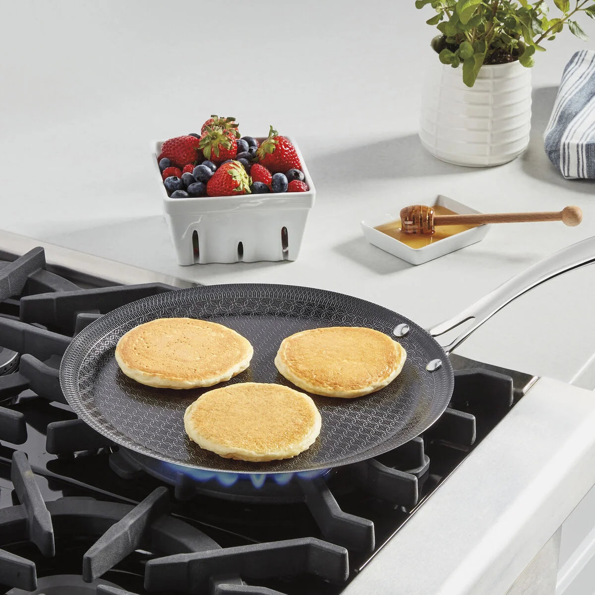 FusionPlus® Hybrid Stainless Steel 12" Round Griddle with Stick Handle
