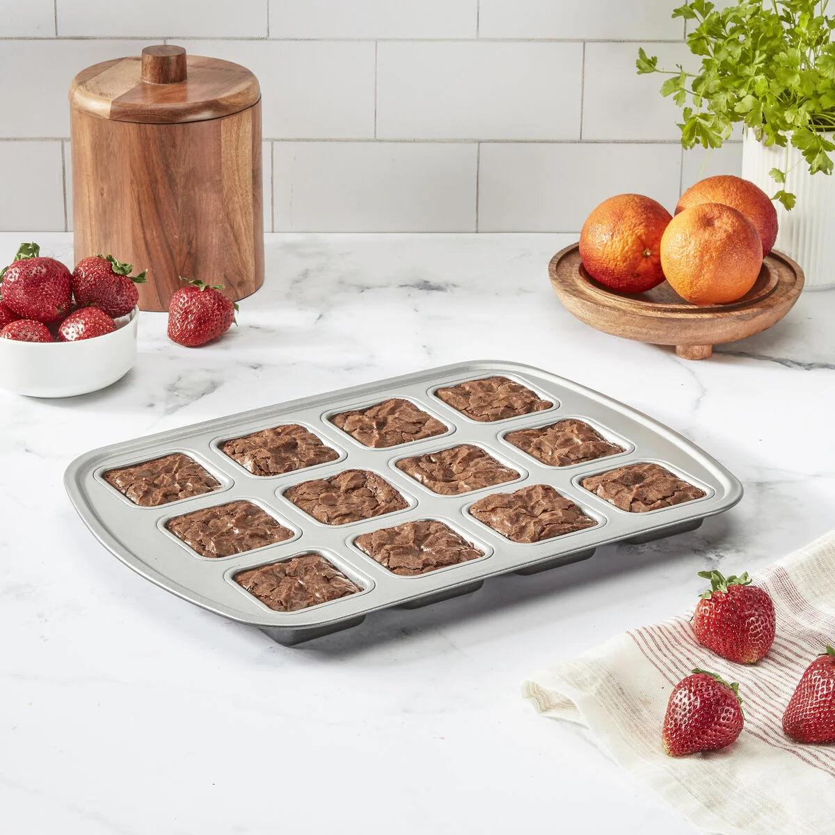 Chef's Classic™ Non-Stick 12-Cup Mini Brownie Pan