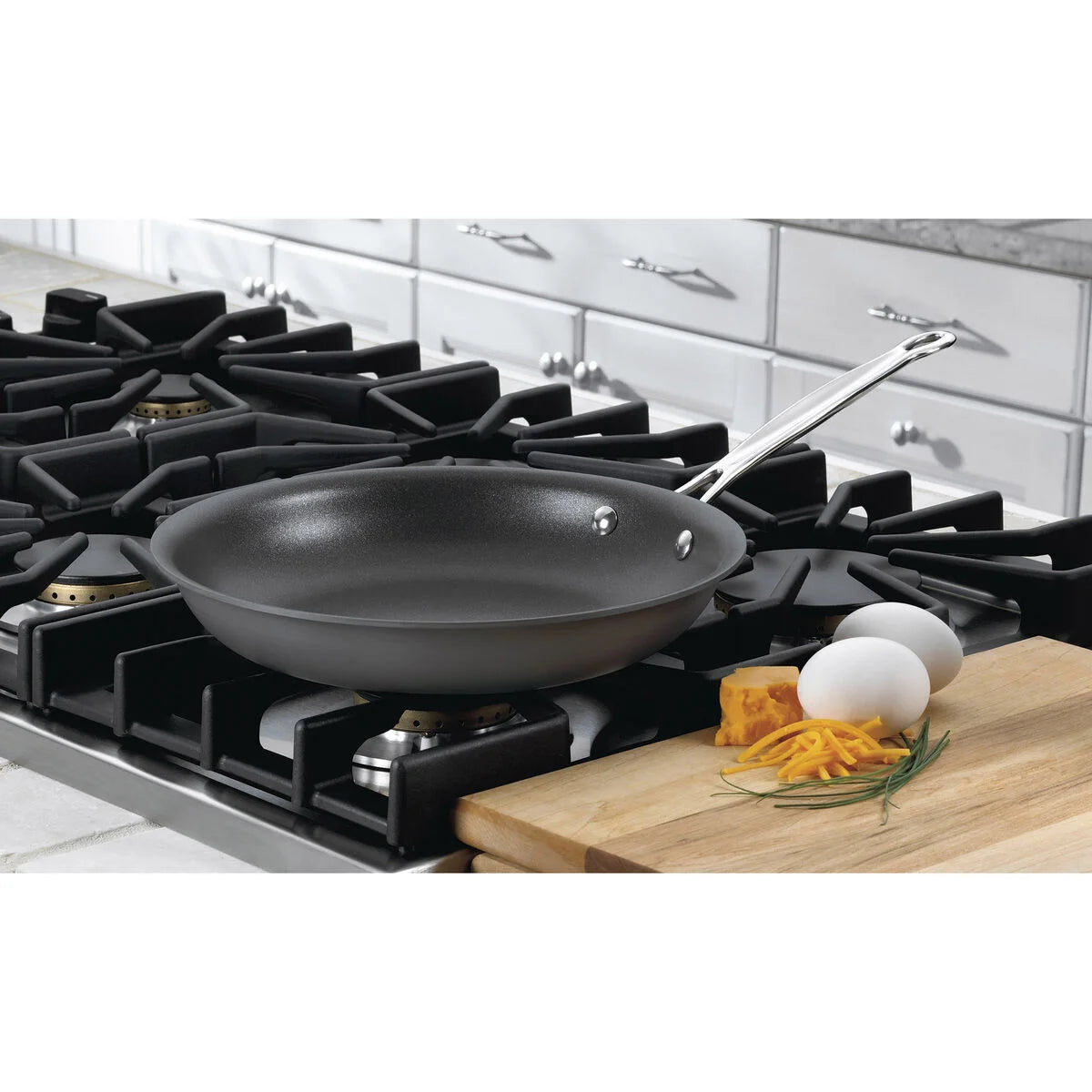Chef's Classic™ Nonstick Hard Anodized 10" Nonstick Skillet